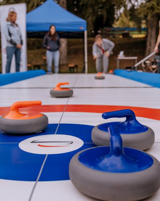 Instagram post Street Curling