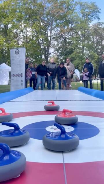 Instagram post Street Curling