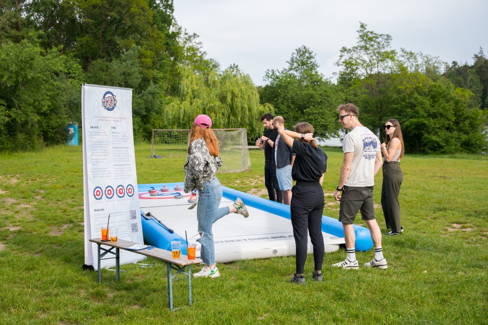 Street Curling na teambuildingu
